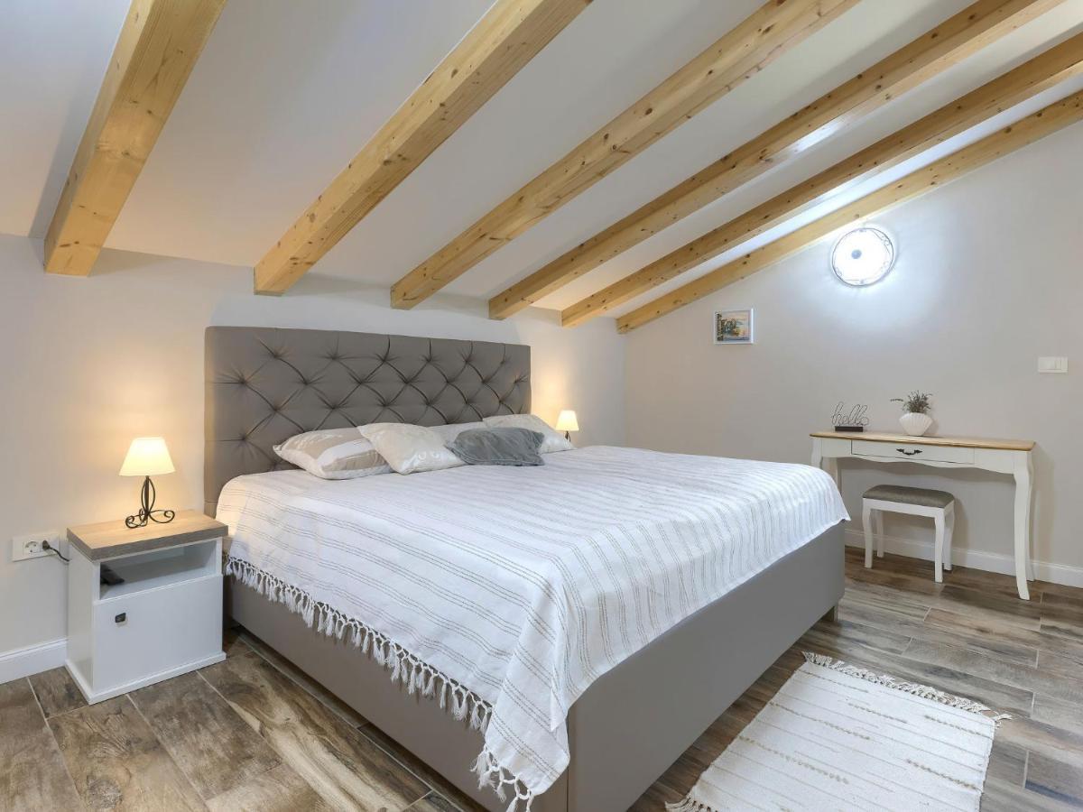 Holiday Home Villa Bernard By Interhome Ρόβινι Εξωτερικό φωτογραφία
